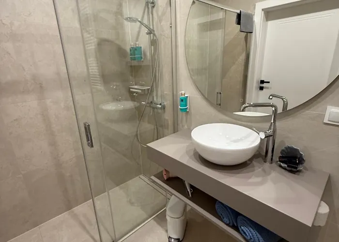 Hampton أوسترونيه مورسكية